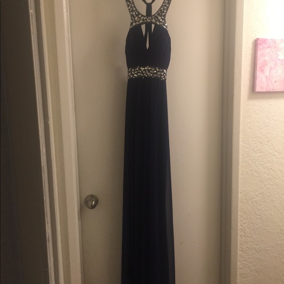 PROM DRESS - Picture 2 of 4